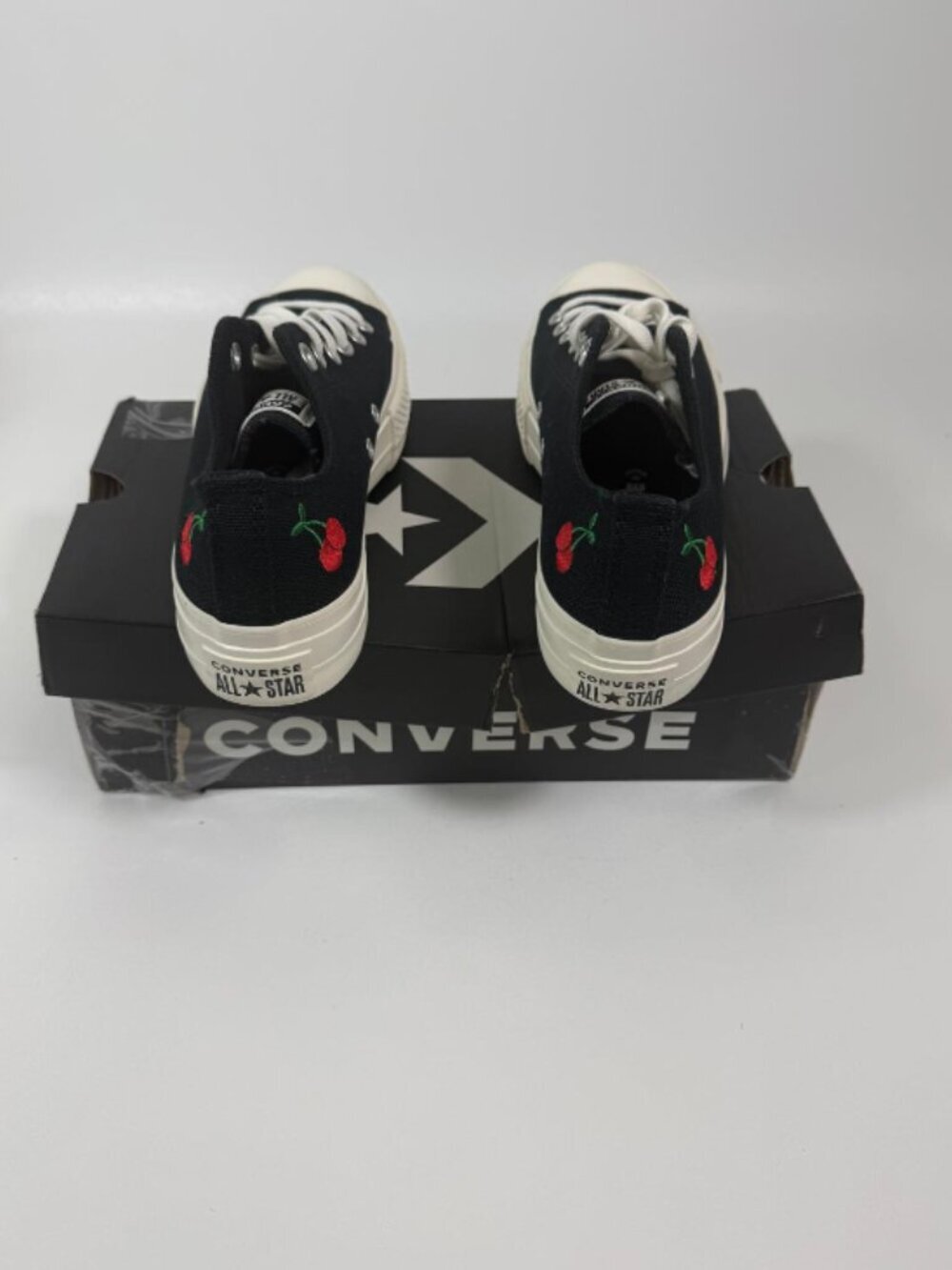 Converse Women Chuck Taylor All Star Lift Platform In Black Cherries US 7.5 - Picture 2 of 5